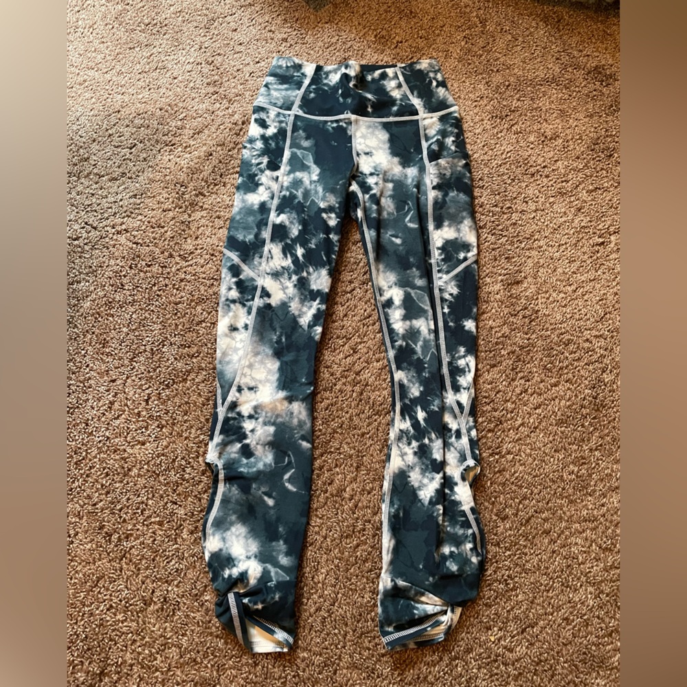 Fabletics Blue and White Tie-Dye High-Waist Leggings